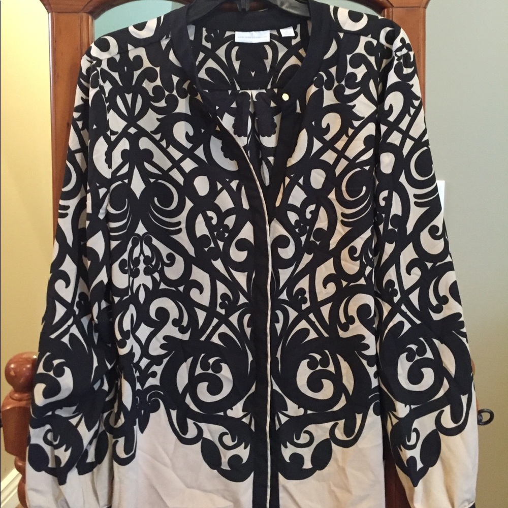 New York and Co patterned blouse